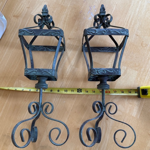 Vintage-Style Black Metal Wall Sconces - Picture 4 of 6